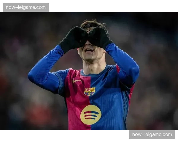 巴萨尝试中路小球配合 佩德里奥尔莫构建技术高地